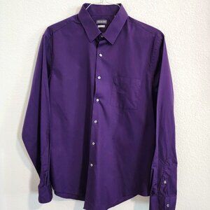 Van Heusen Men's long sleeve  shirt size 17 1/2  36/37.  ITEM 10122414MT